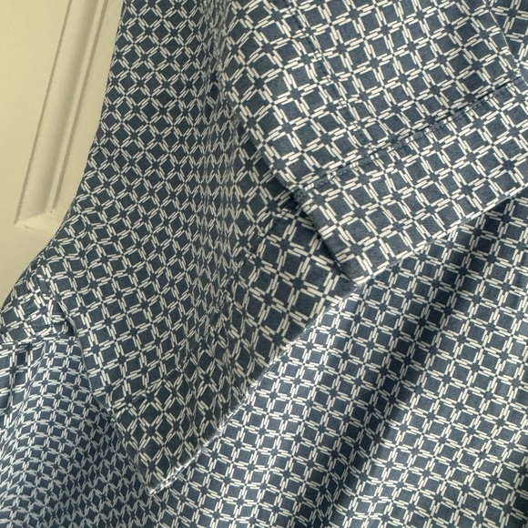 Like New Theory Short Sleeve Casual Dress Shirt - Picture 2 of 5